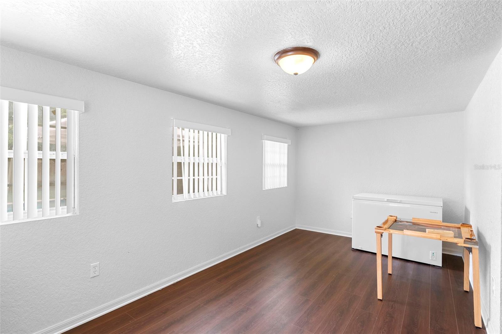 Image 8 of 30 For 1805 Paloma Avenue
