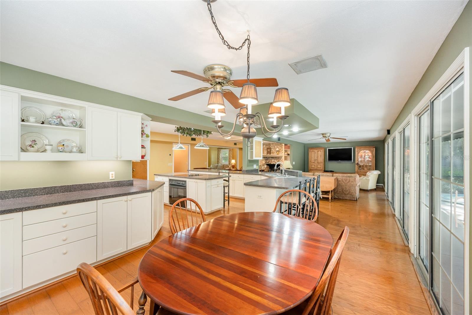 Image 15 of 44 For 6321 Quarterhorse Circle