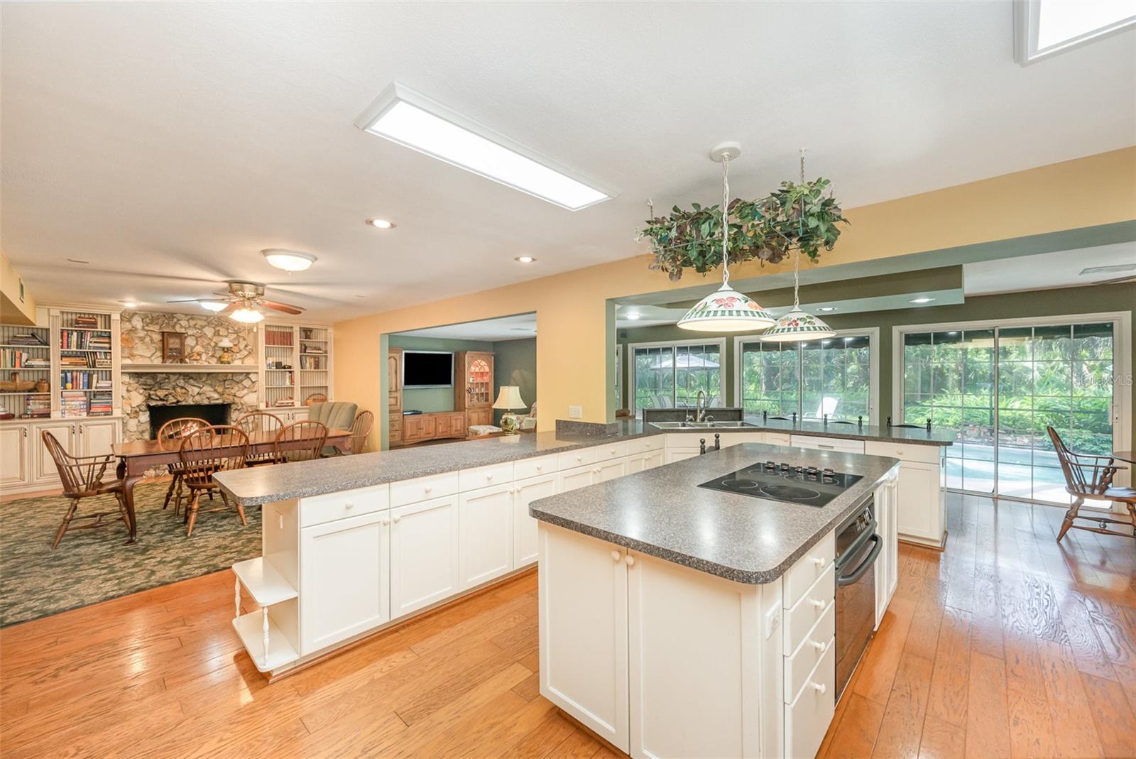 Image 16 of 44 For 6321 Quarterhorse Circle