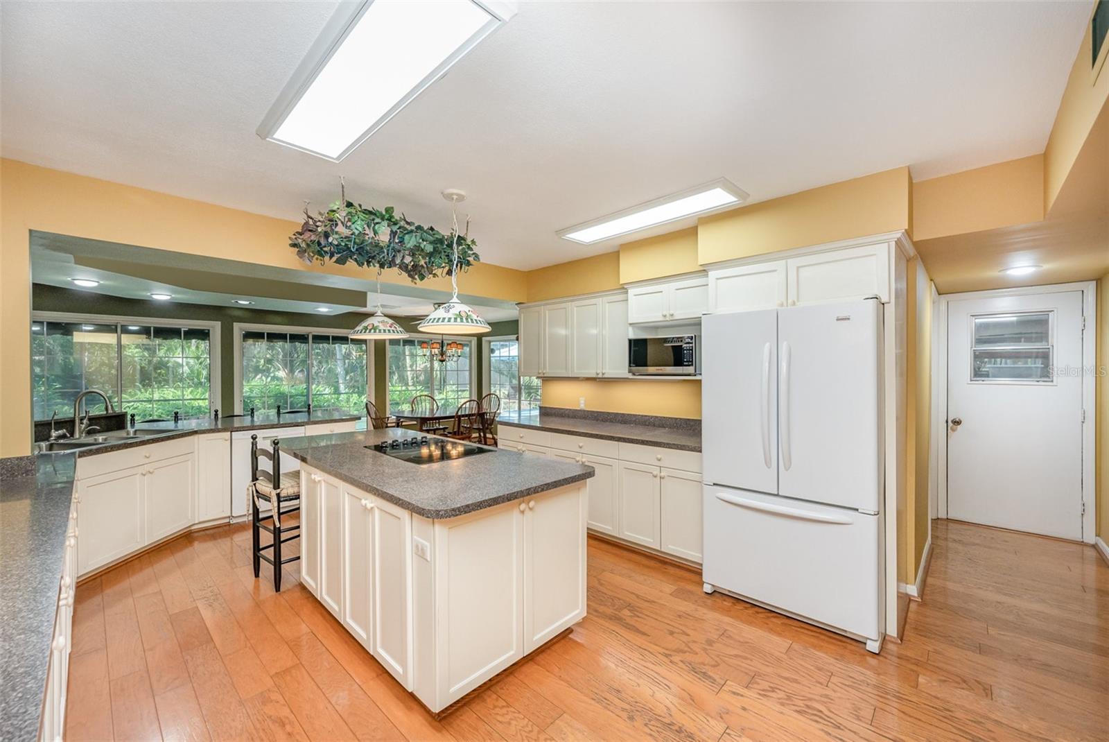 Image 17 of 44 For 6321 Quarterhorse Circle