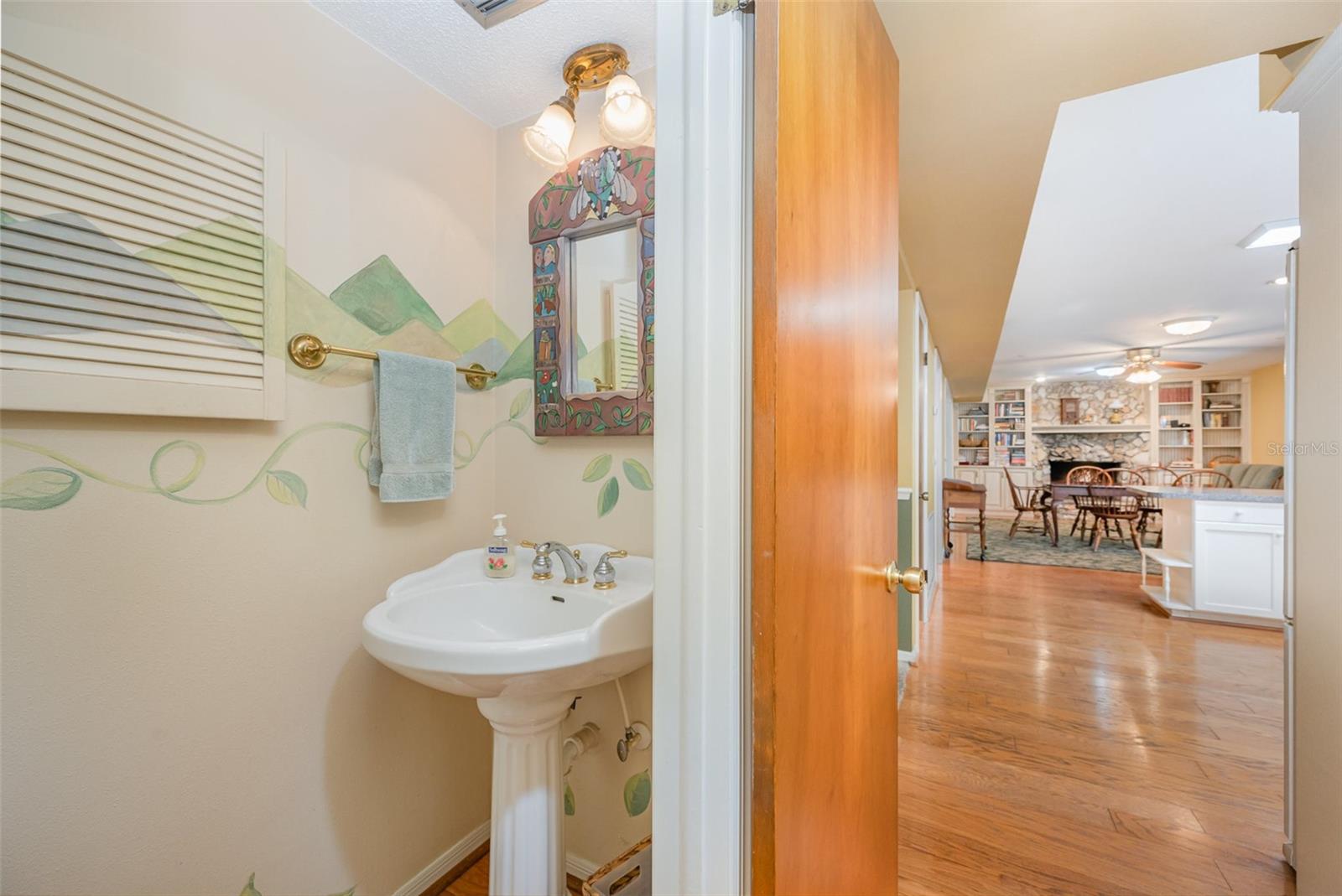 Image 24 of 44 For 6321 Quarterhorse Circle