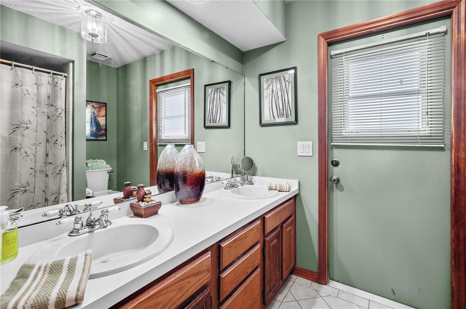 Image 15 of 30 For 2209 Fairglenn Way
