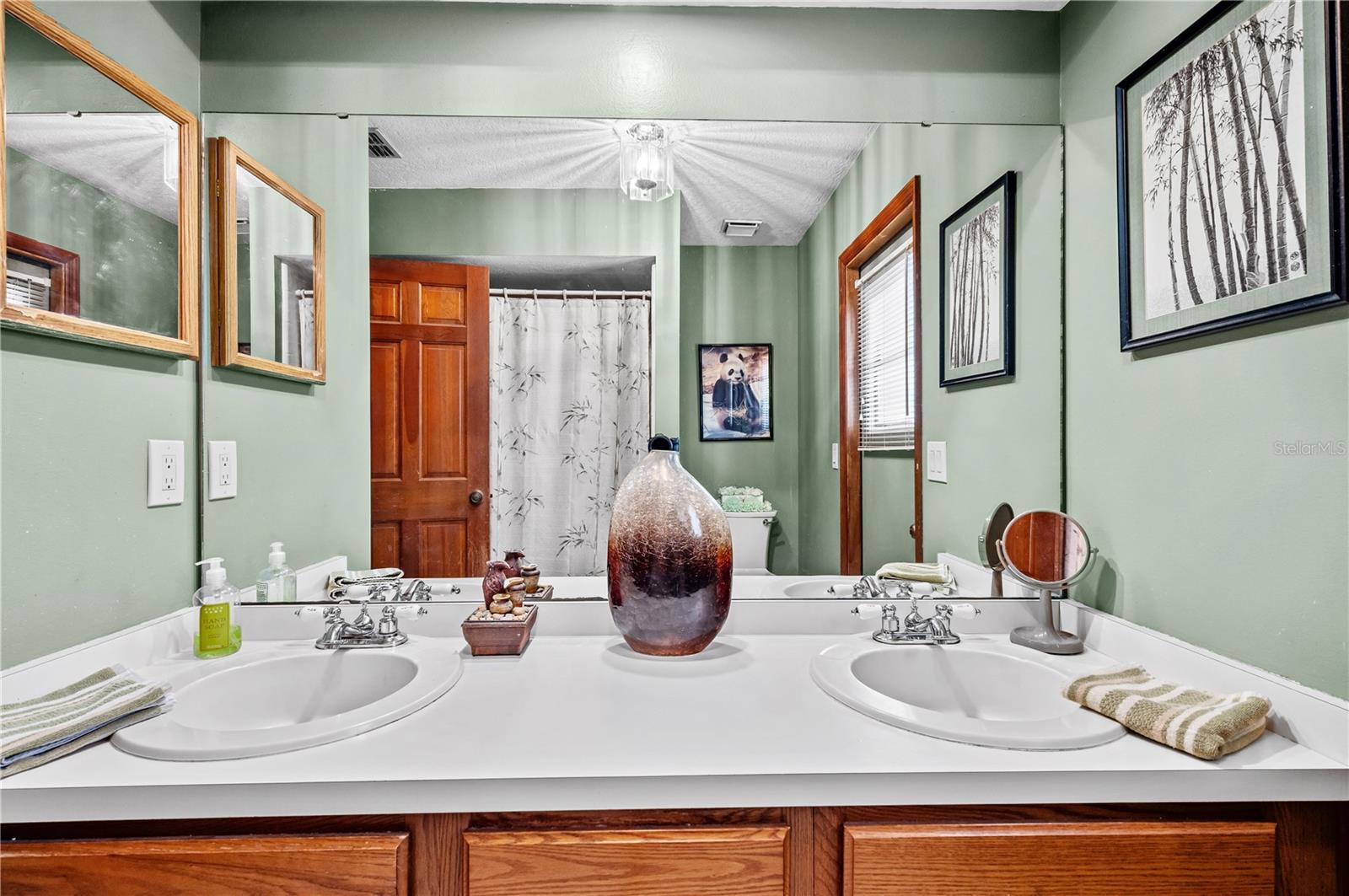 Image 16 of 30 For 2209 Fairglenn Way