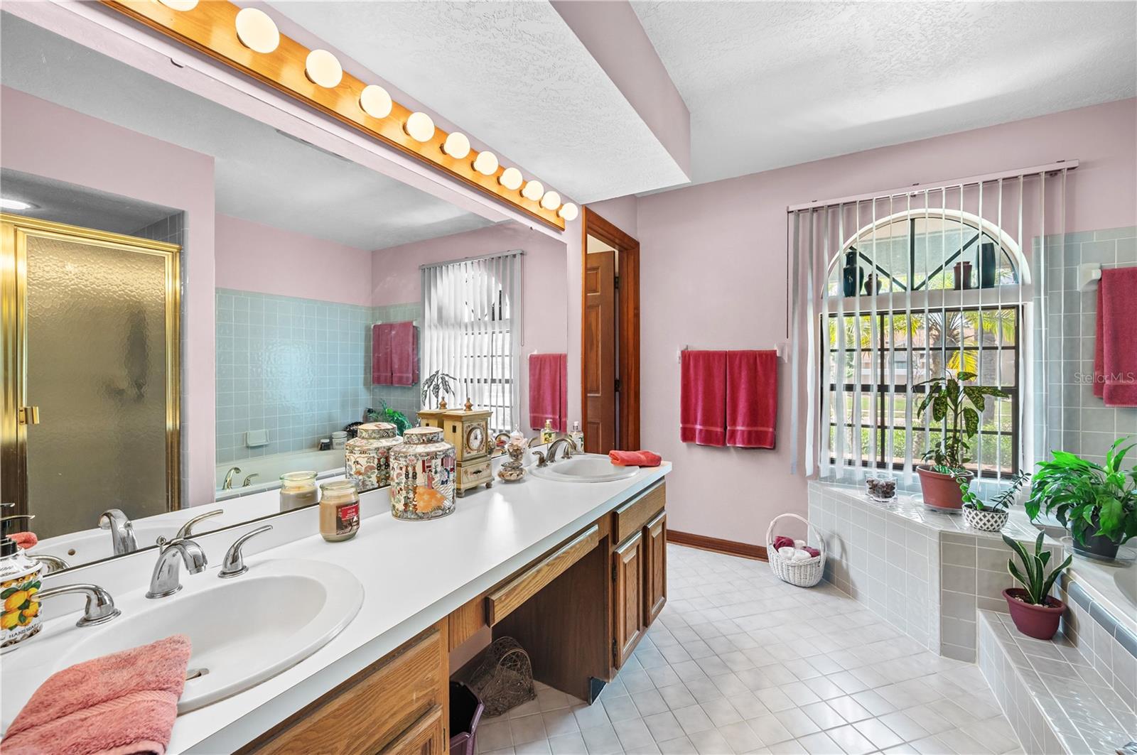 Image 23 of 30 For 2209 Fairglenn Way