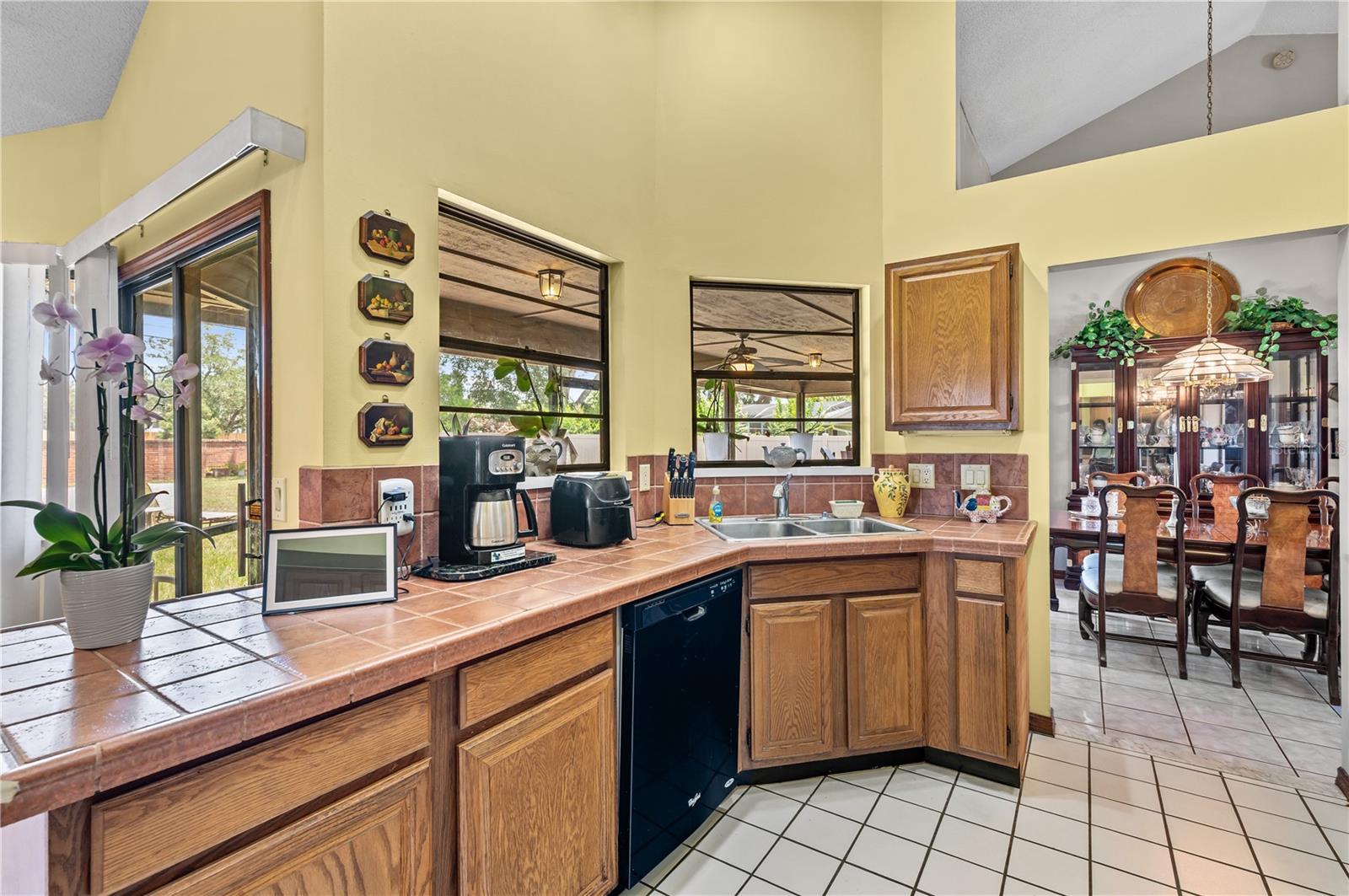 Image 9 of 30 For 2209 Fairglenn Way