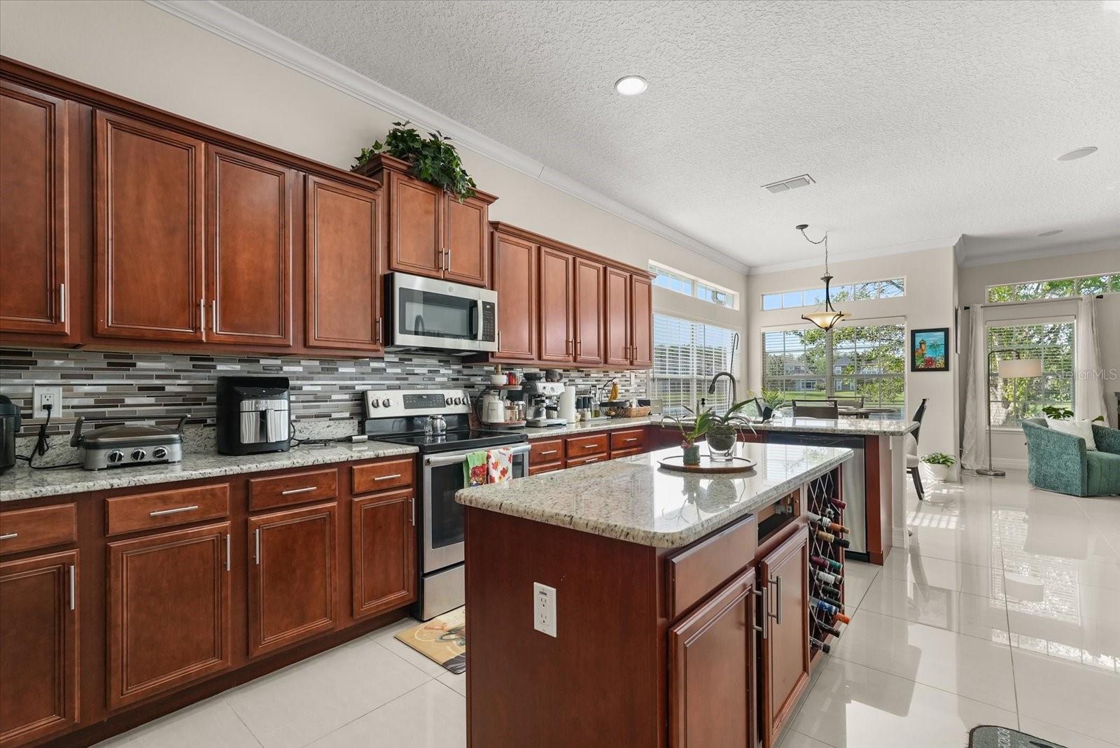 Listing photo id 8 for 16108 Bristol Lake Circle