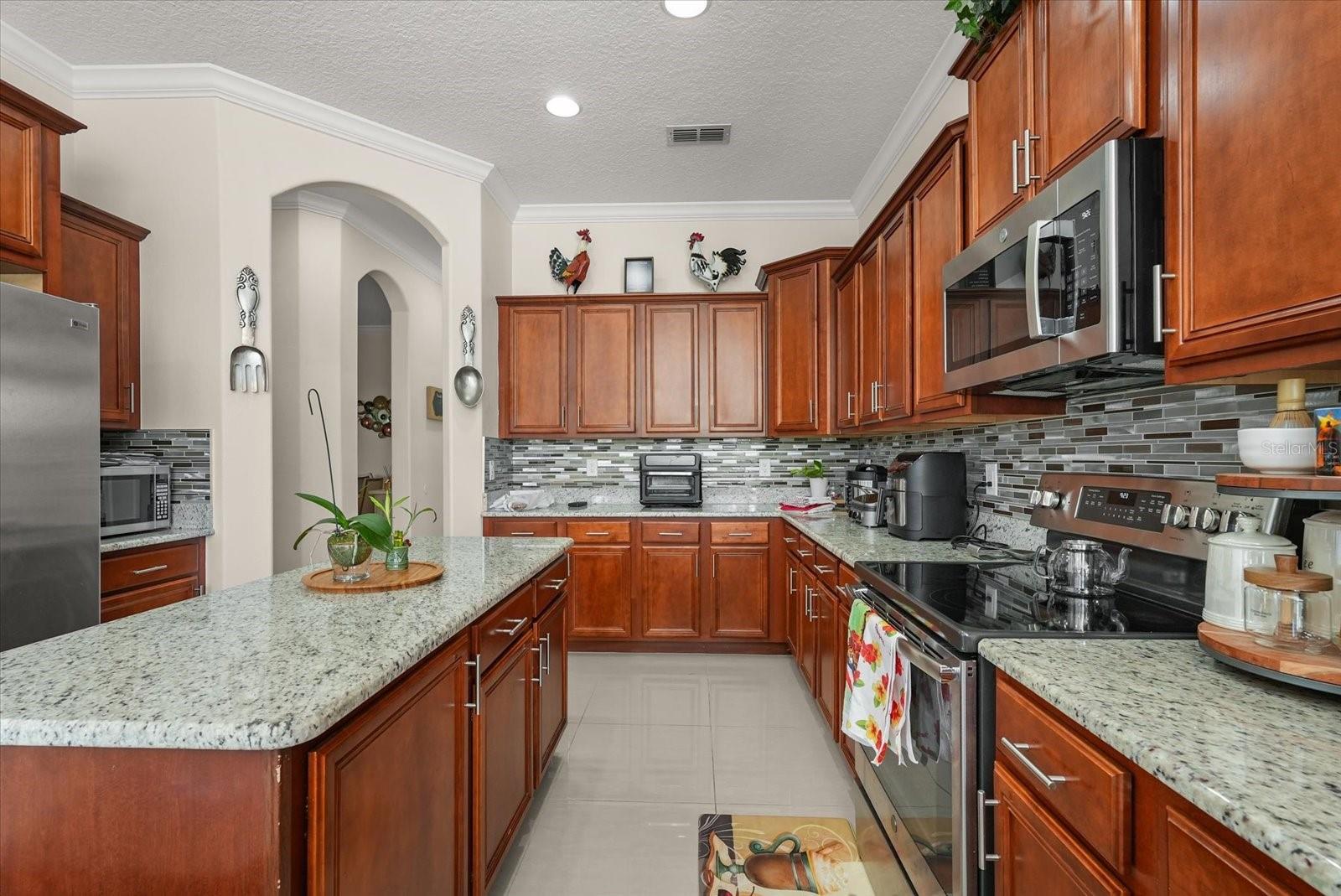 Listing photo id 9 for 16108 Bristol Lake Circle