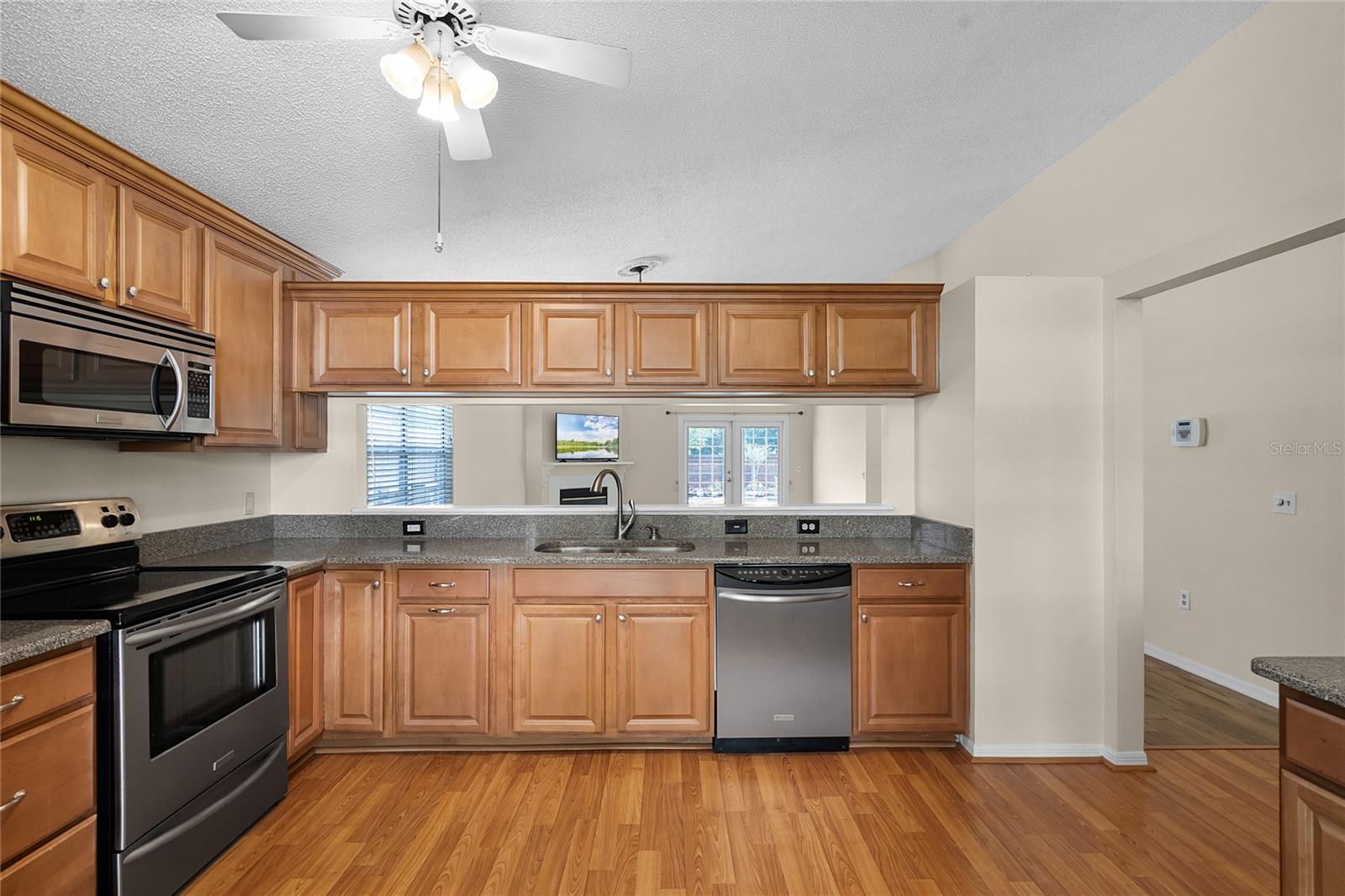 Image 6 of 19 For 3055 Dellcrest Place