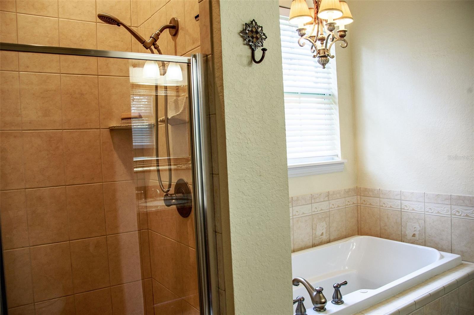Image 34 of 49 For 2906 Country Breeze Drive