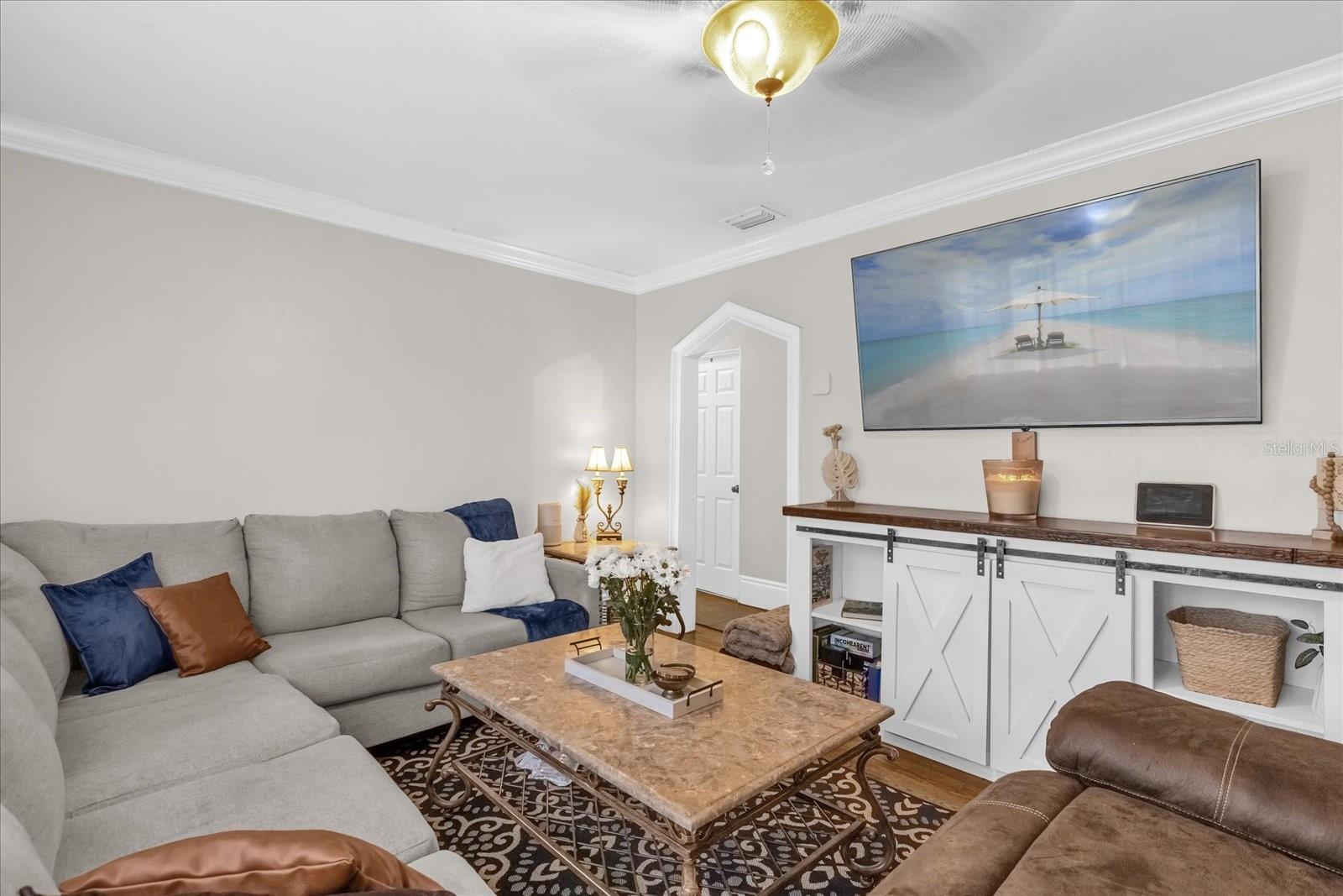 Image 2 of 36 For 512 Dixson Street