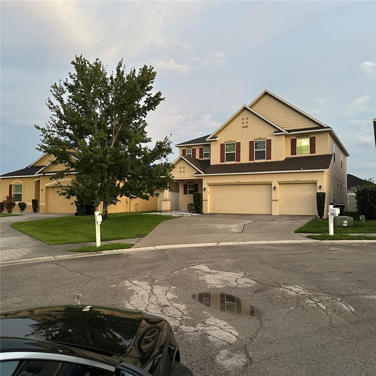 Image 2 of 16 For 944 Killarney Lane
