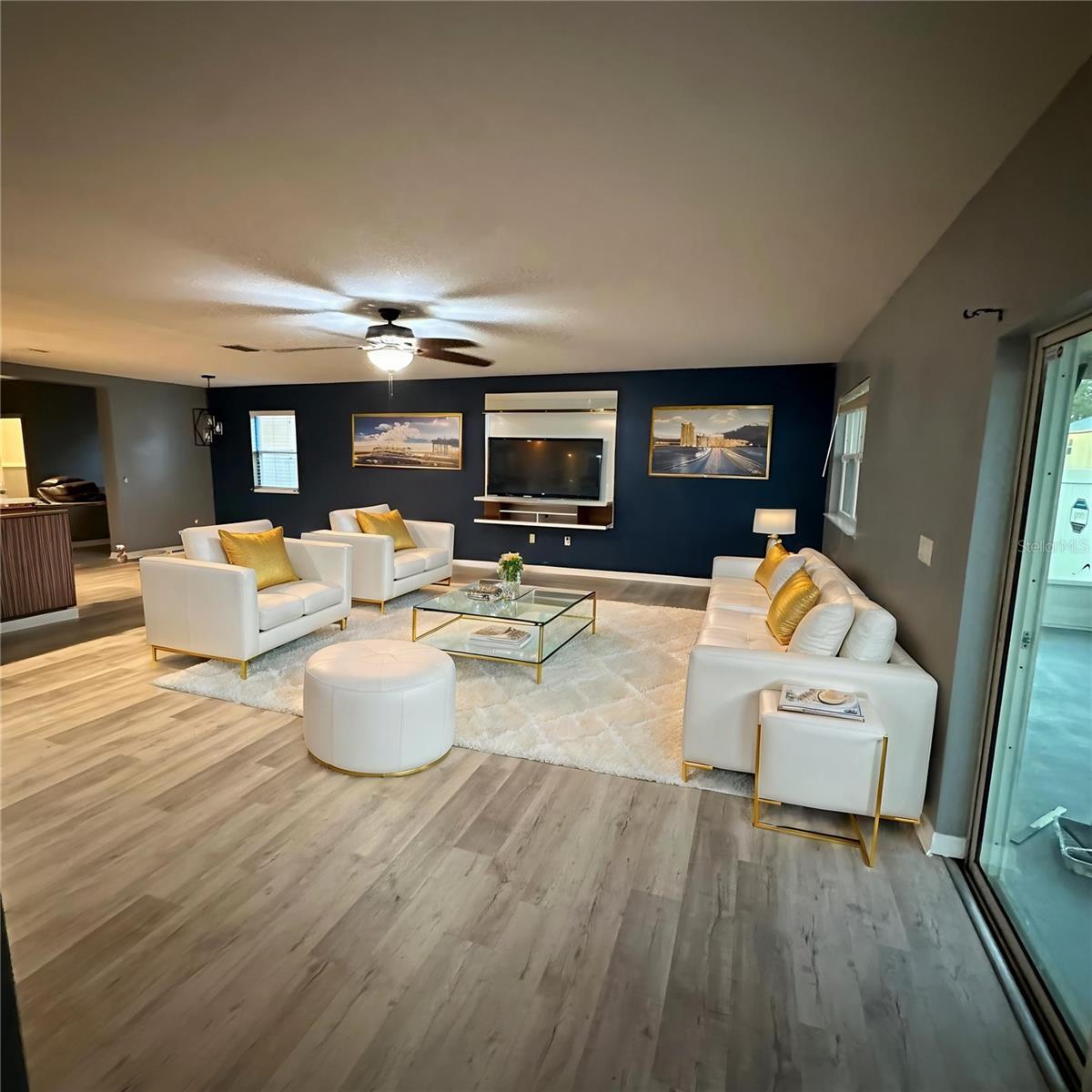 Image 4 of 16 For 944 Killarney Lane
