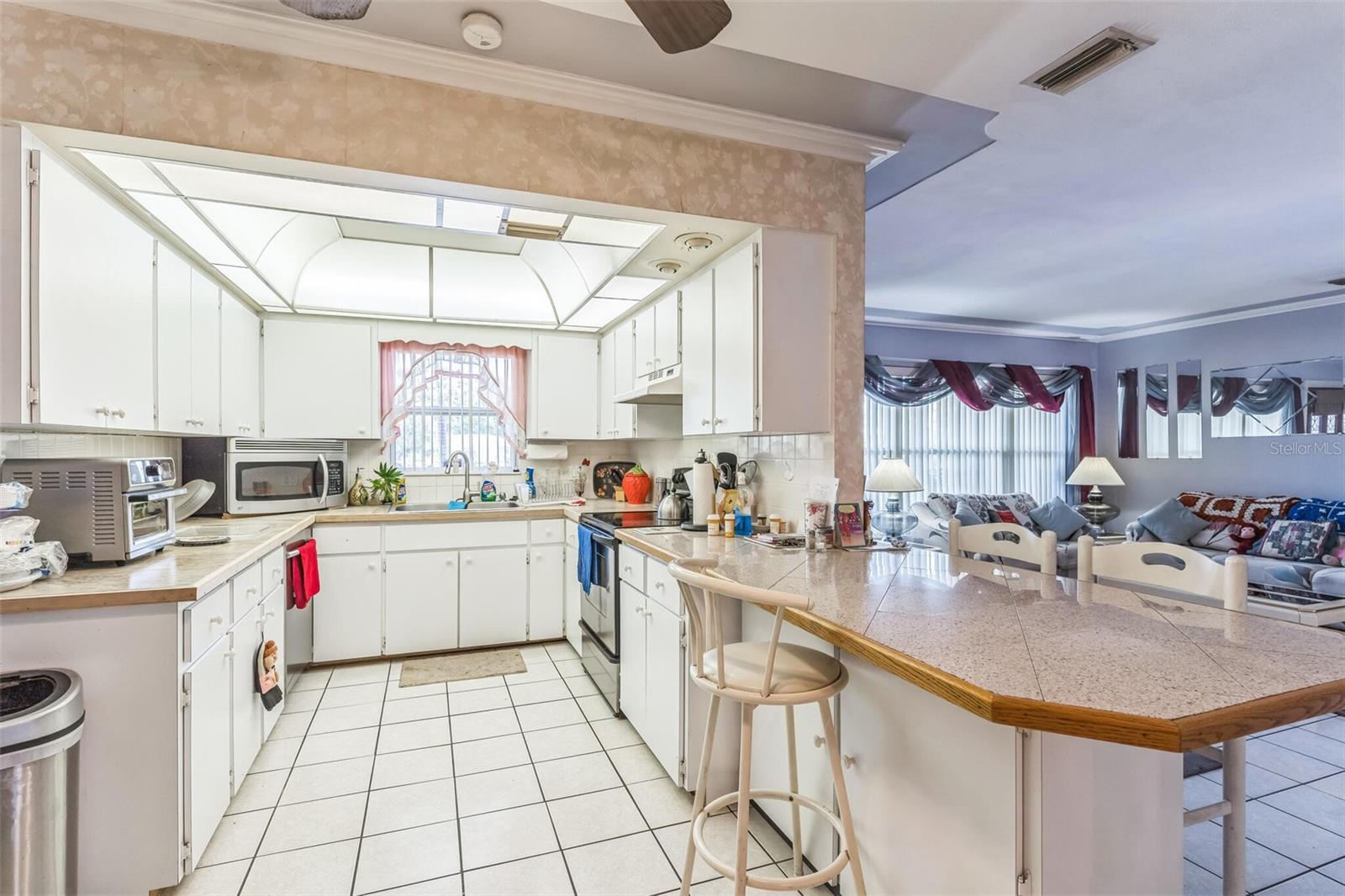 Image 10 of 39 For 251 Tropic Boulevard W