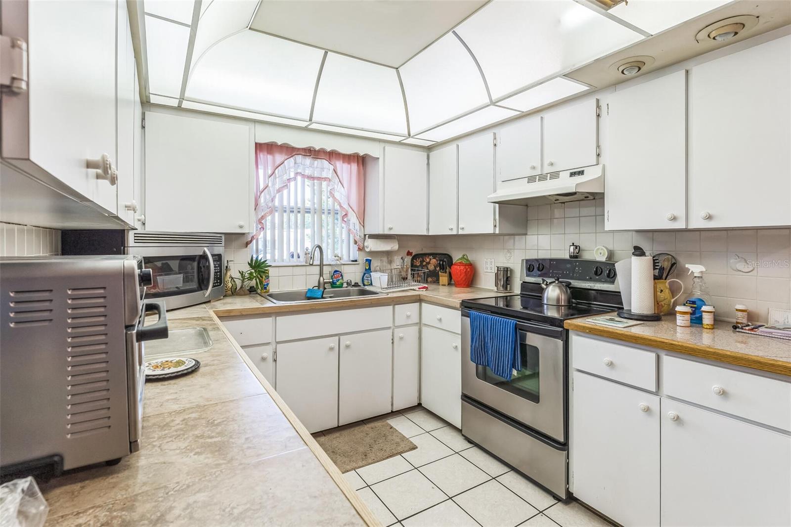 Image 12 of 39 For 251 Tropic Boulevard W