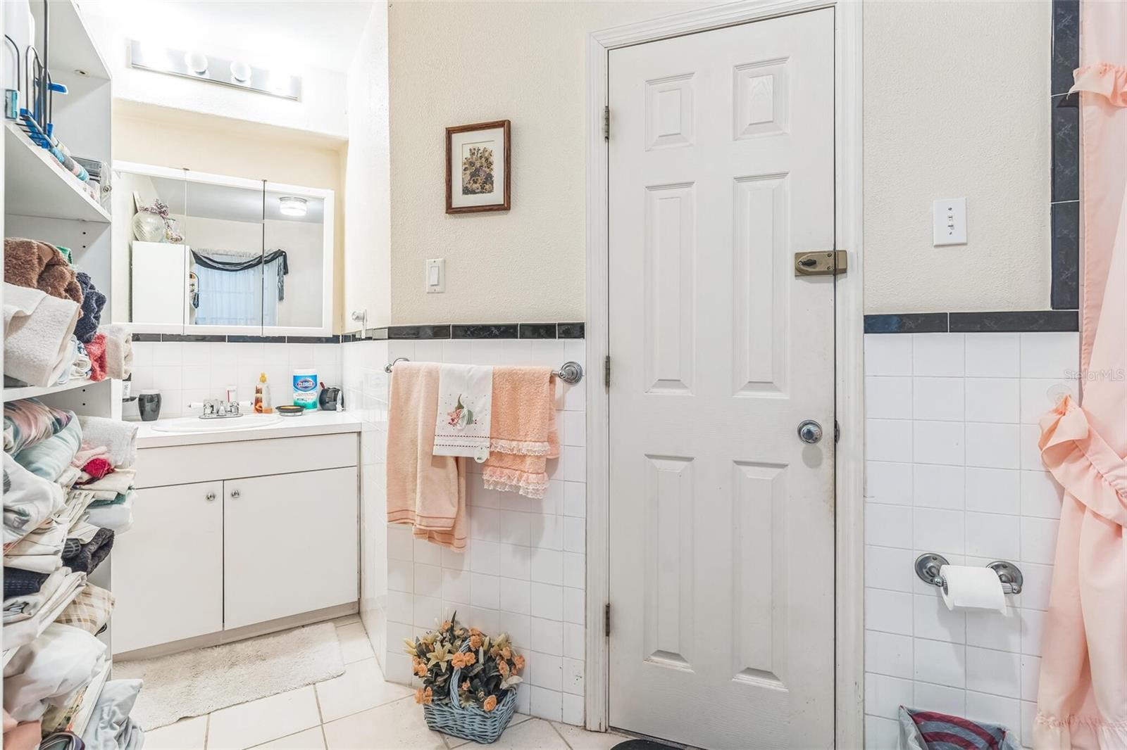 Image 29 of 39 For 251 Tropic Boulevard W