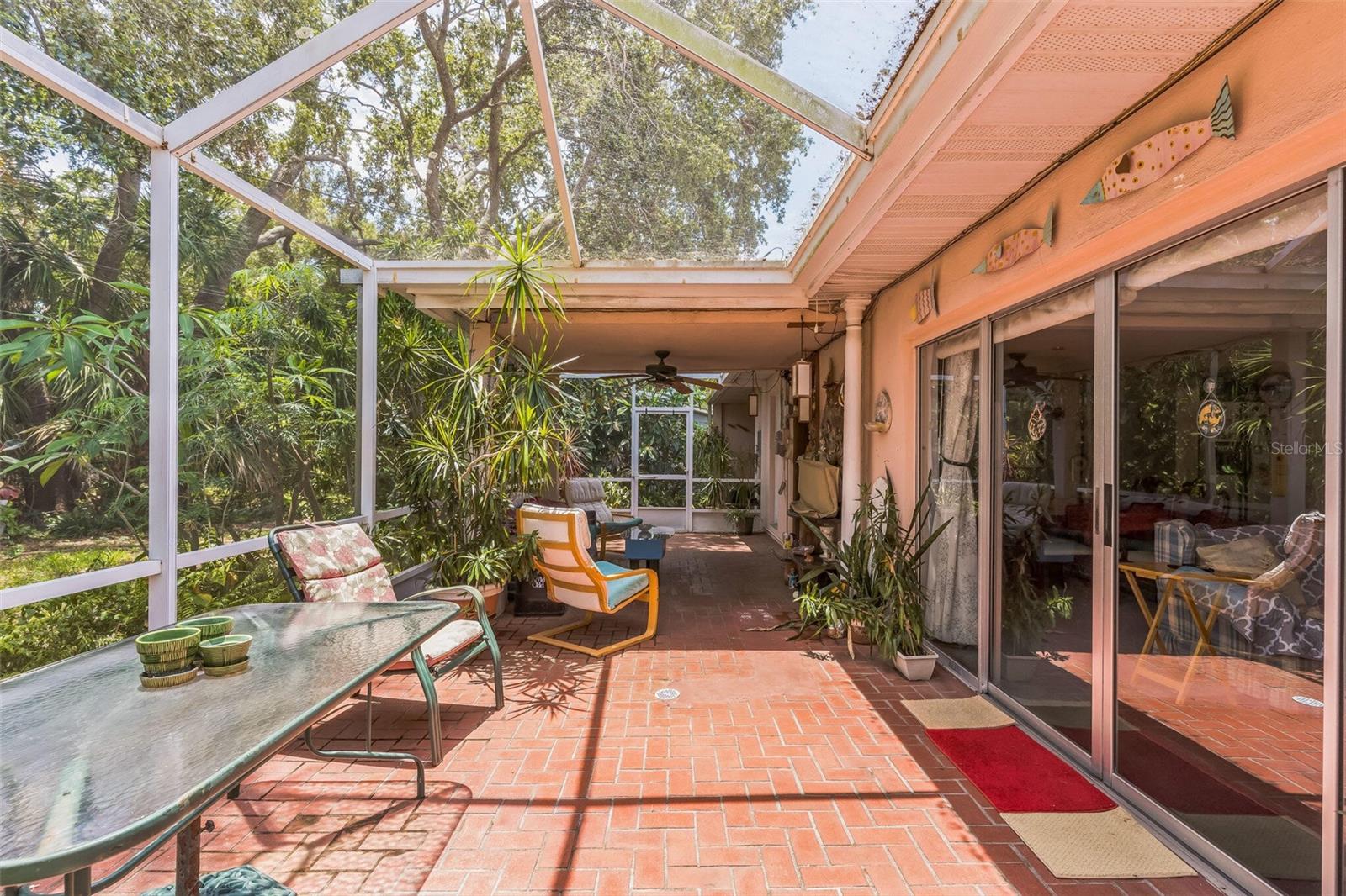 Image 34 of 39 For 251 Tropic Boulevard W