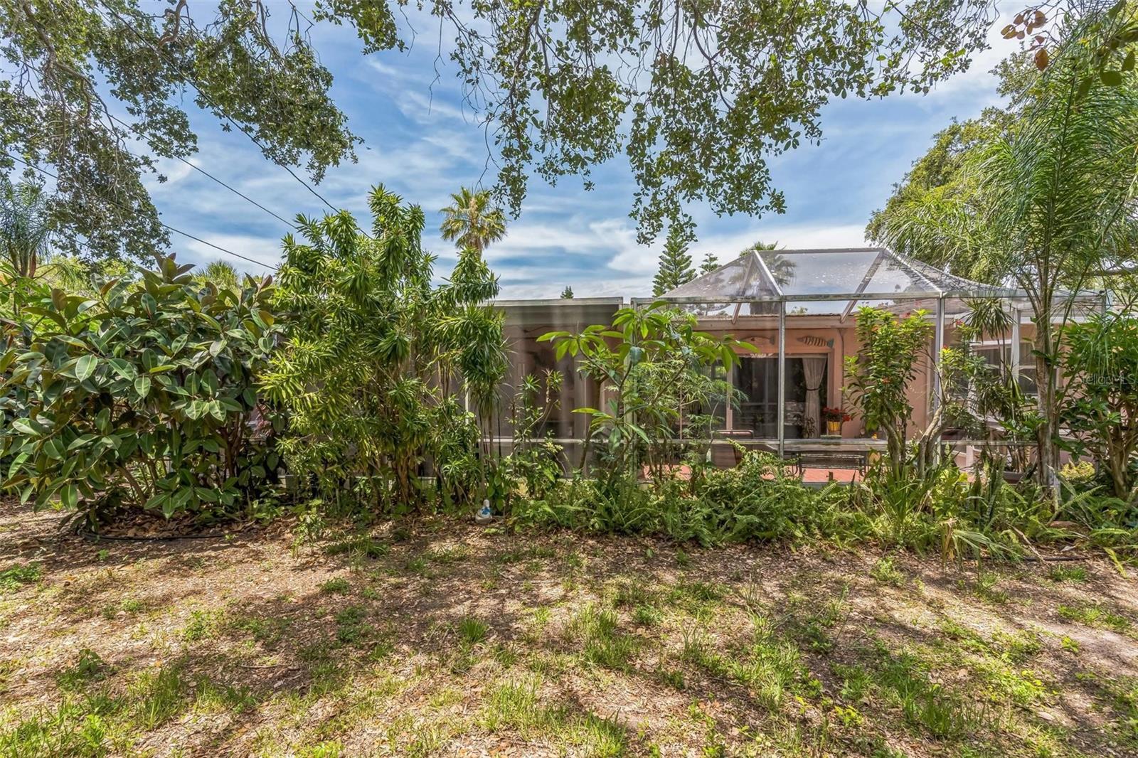 Image 35 of 39 For 251 Tropic Boulevard W