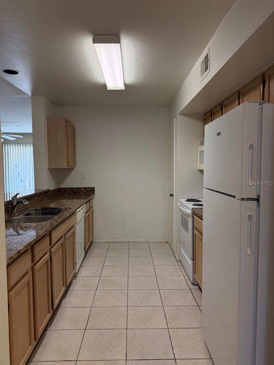 Image 8 of 31 For 474 Pin Oak Place 108