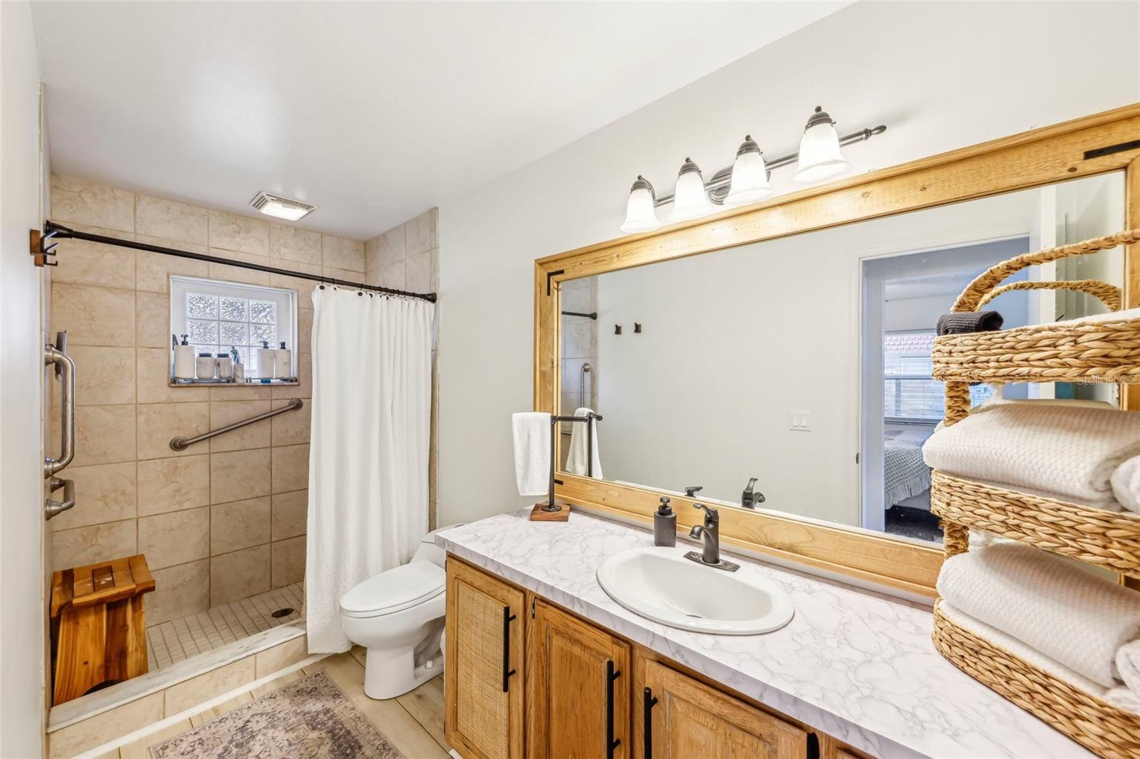 Image 16 of 48 For 3420 Lake Harney Circle
