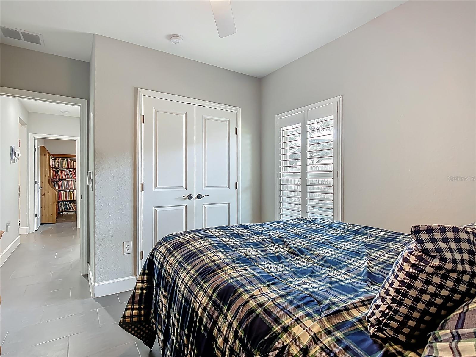 Image 17 of 41 For 439 Lake Daisy Drive