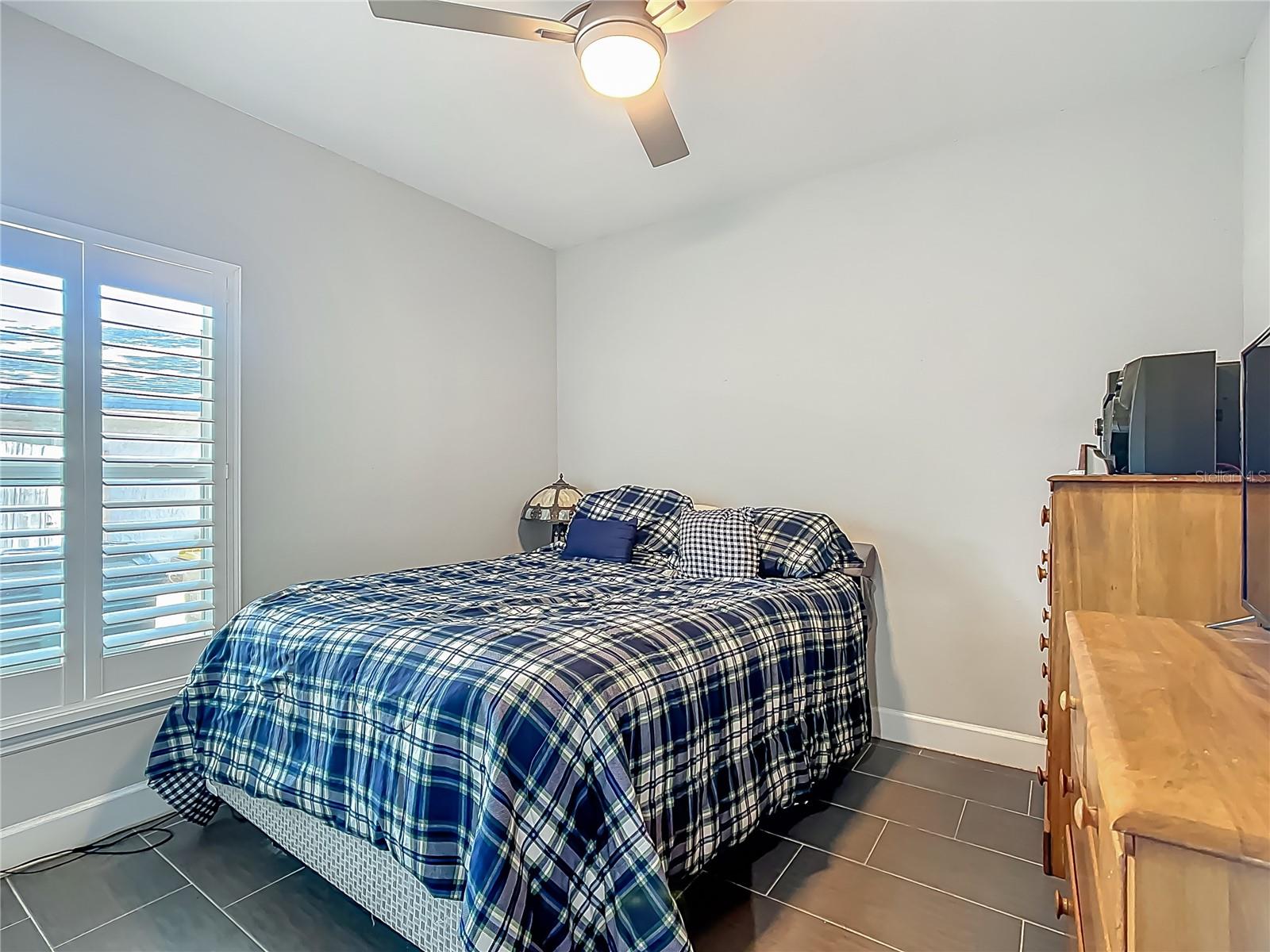 Image 18 of 41 For 439 Lake Daisy Drive