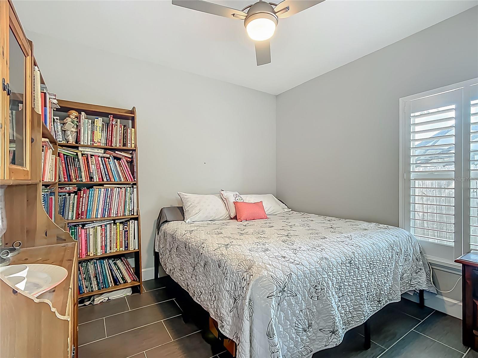 Image 22 of 41 For 439 Lake Daisy Drive