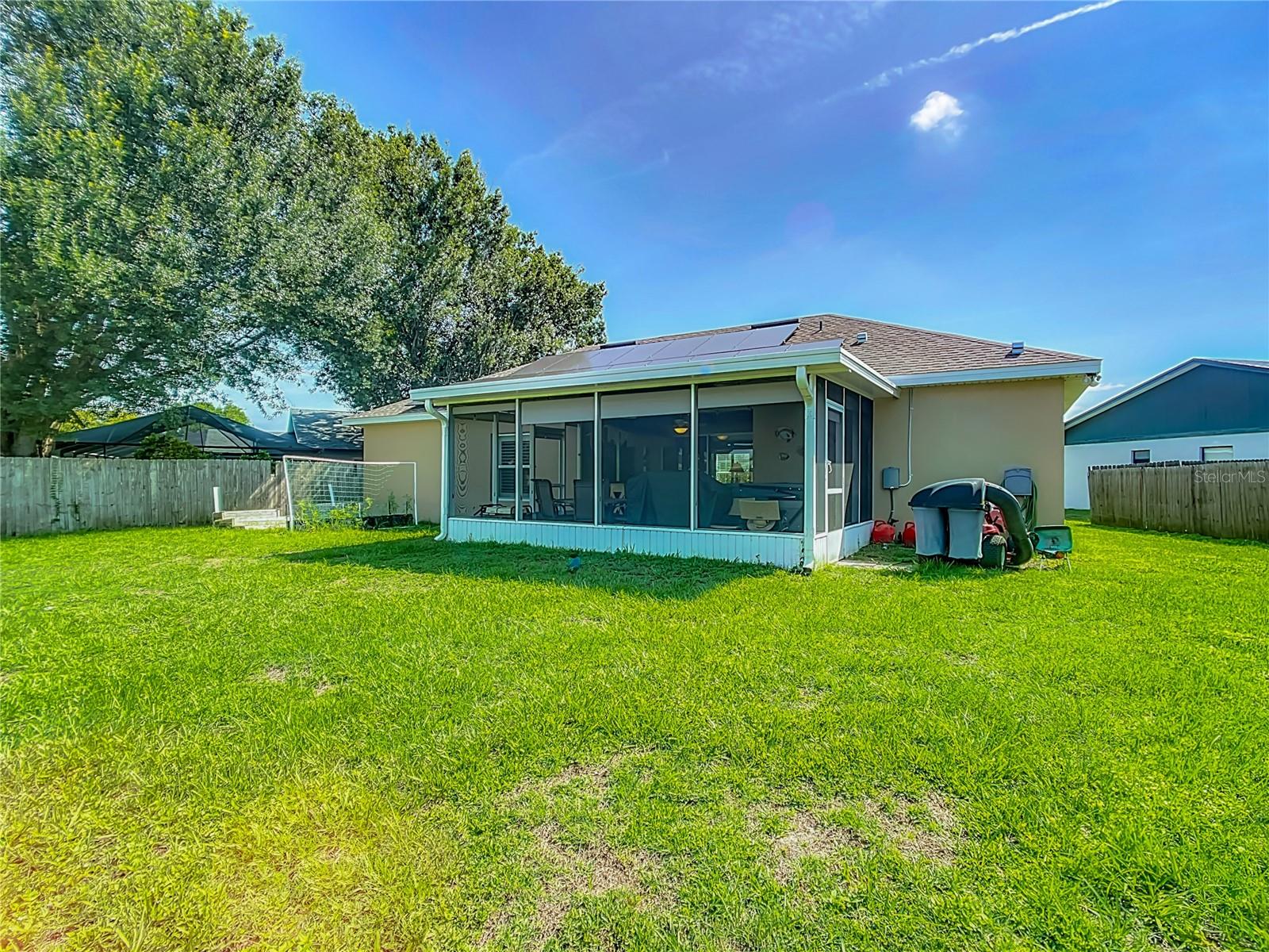 Image 33 of 41 For 439 Lake Daisy Drive