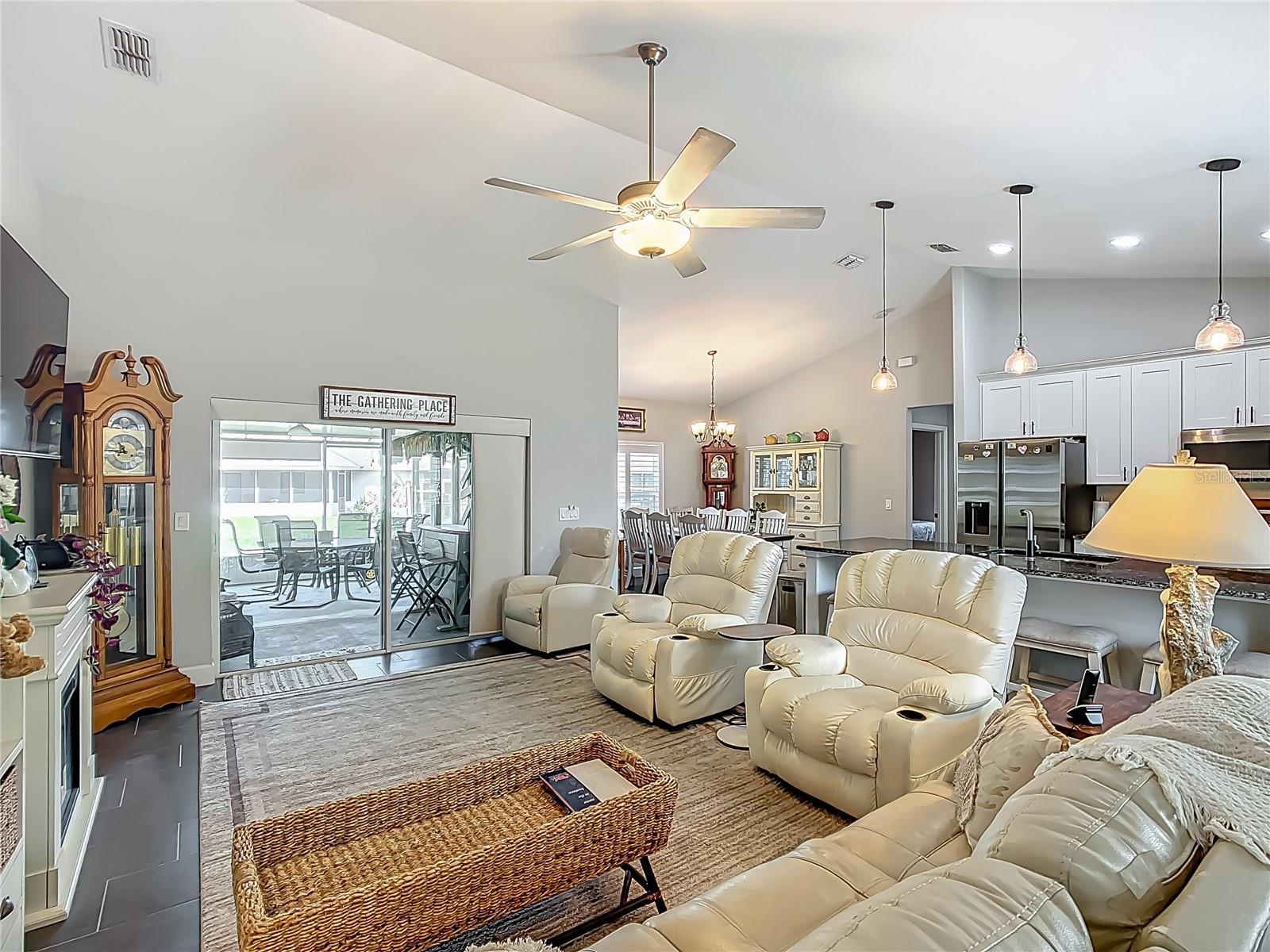 Image 8 of 41 For 439 Lake Daisy Drive