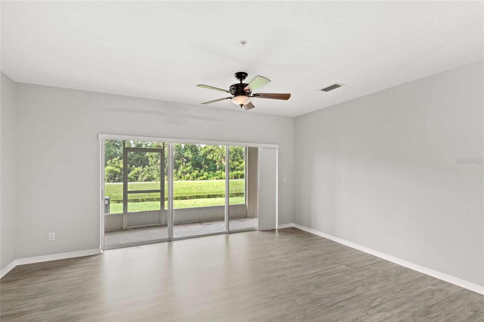 Image 14 of 36 For 13813 Daniels Landing Circle
