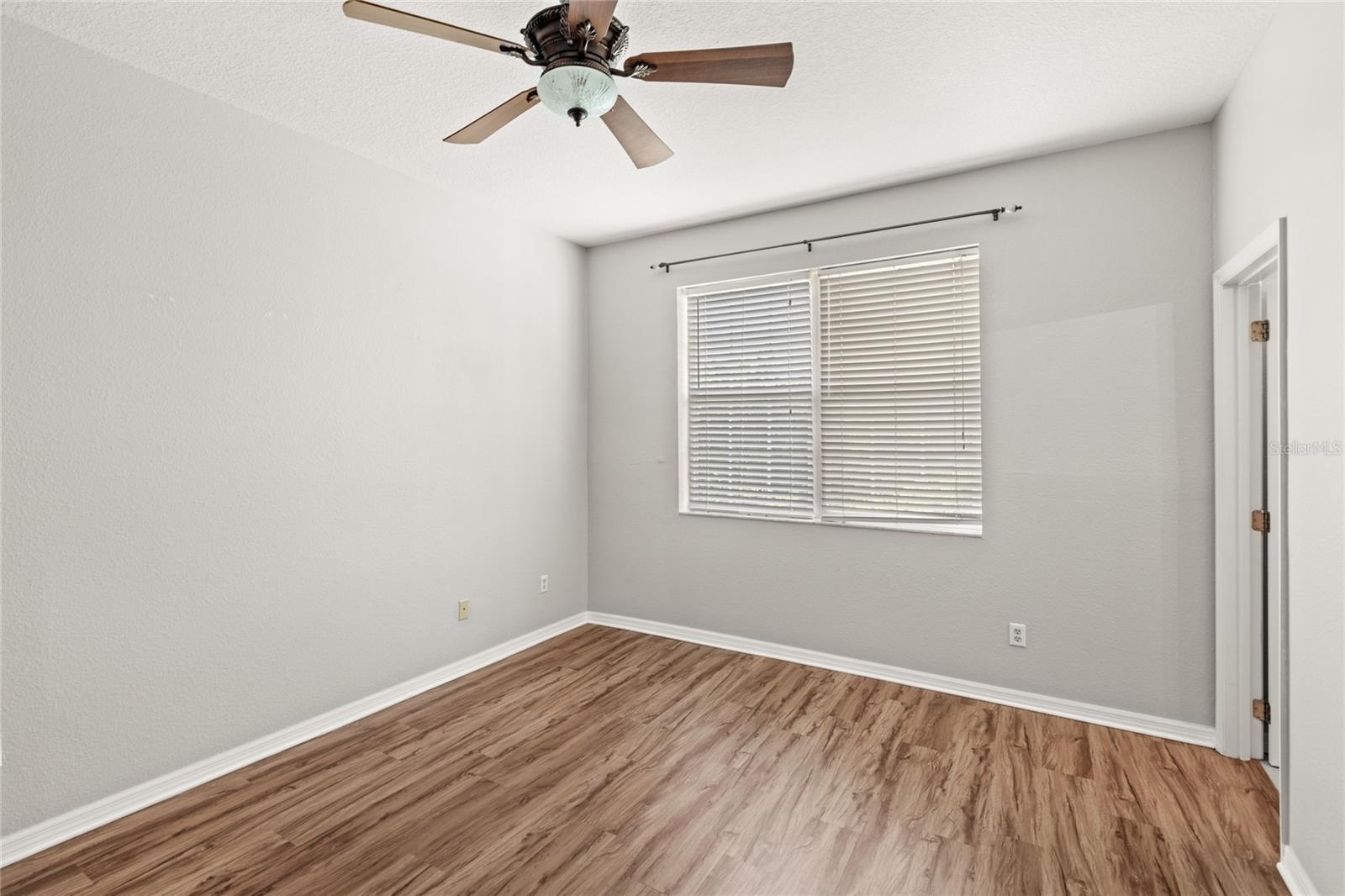 Image 18 of 36 For 13813 Daniels Landing Circle