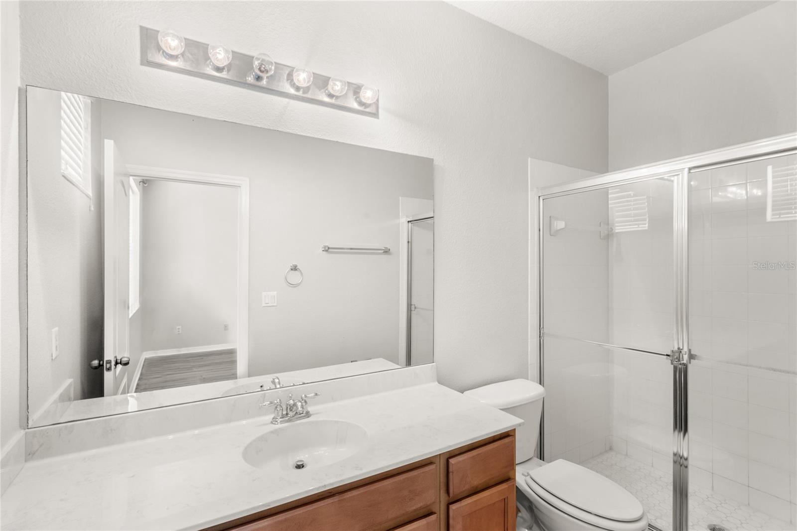 Image 21 of 36 For 13813 Daniels Landing Circle