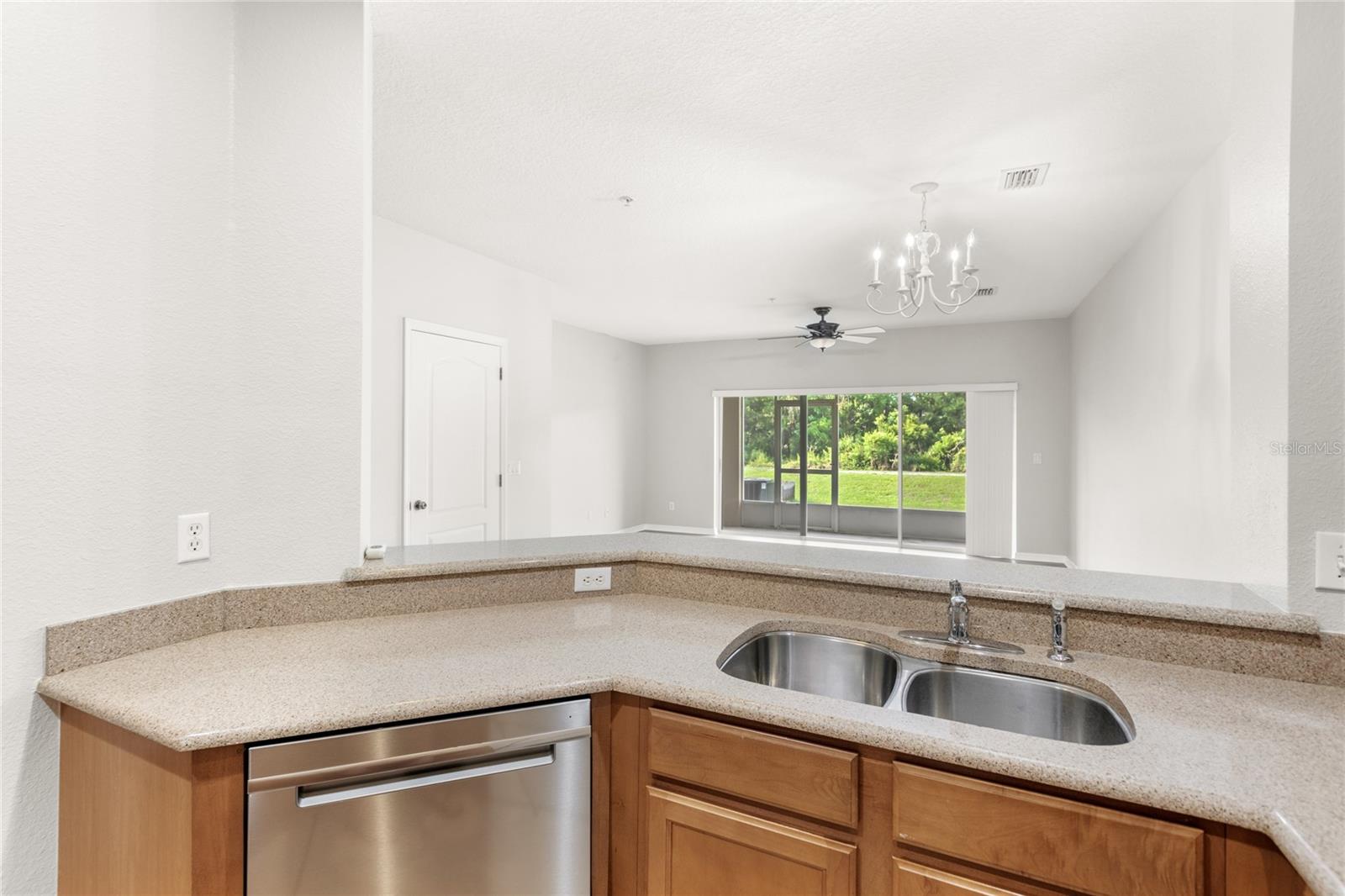 Image 7 of 36 For 13813 Daniels Landing Circle