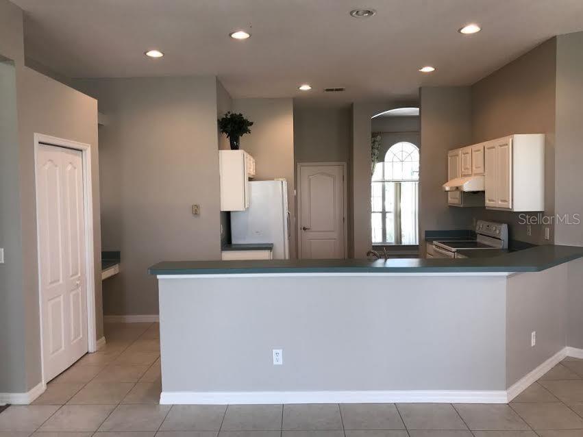 Image 13 of 16 For 13744 Crystal River Drive