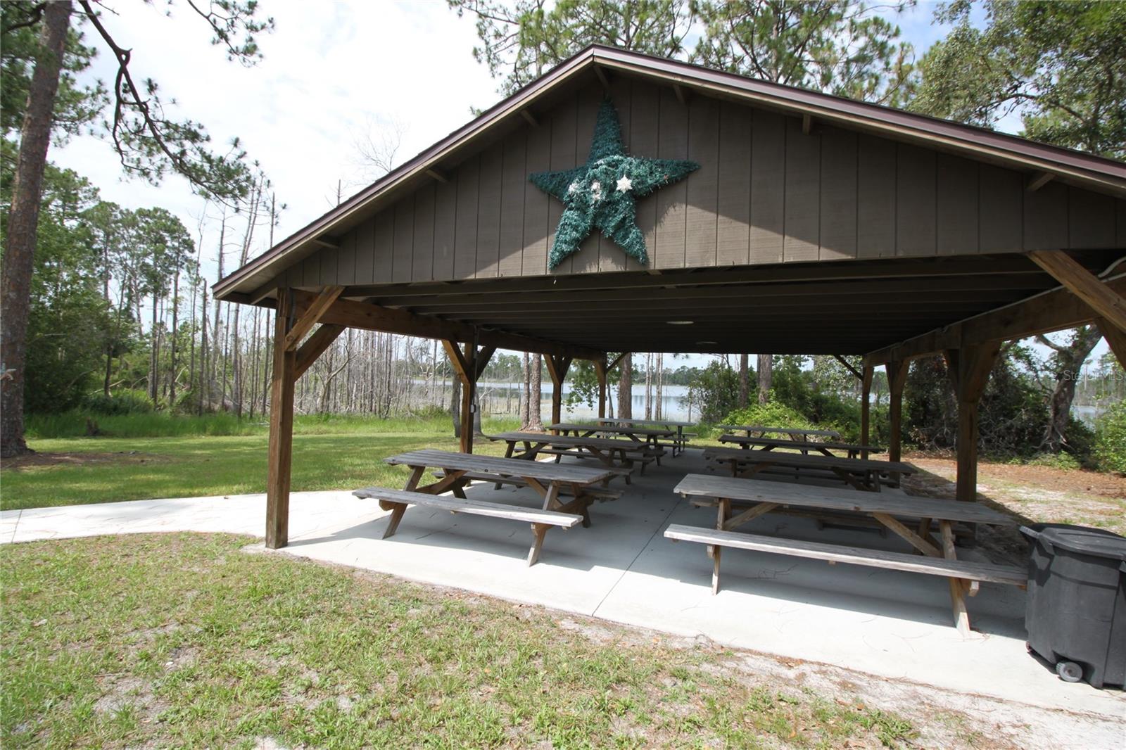 Image 11 of 14 For 2037 Watersedge Drive