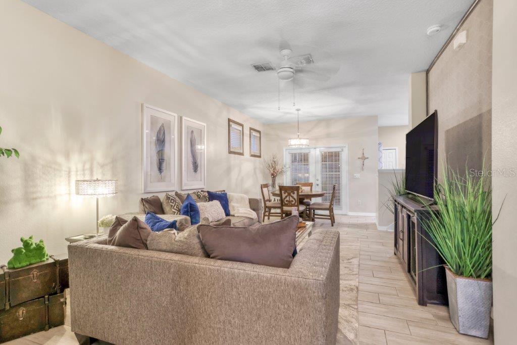 Image 5 of 31 For 6527 Silver Queen Way