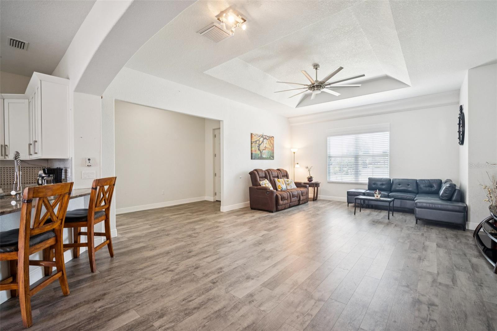 Image 10 of 28 For 10517 Camelia Drive