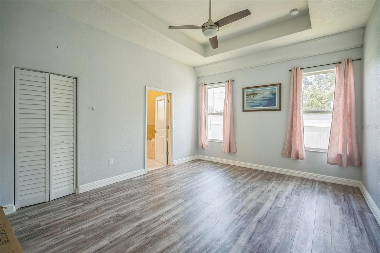 Image 13 of 28 For 10517 Camelia Drive