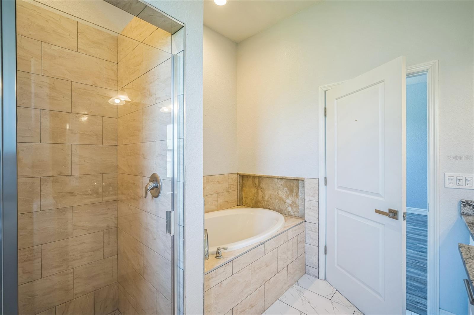 Image 16 of 28 For 10517 Camelia Drive