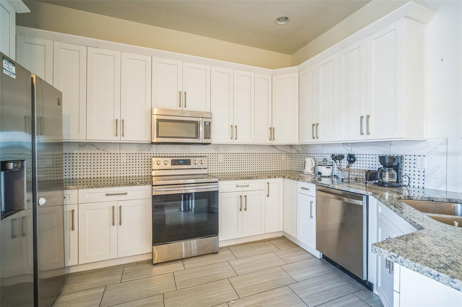 Image 6 of 28 For 10517 Camelia Drive