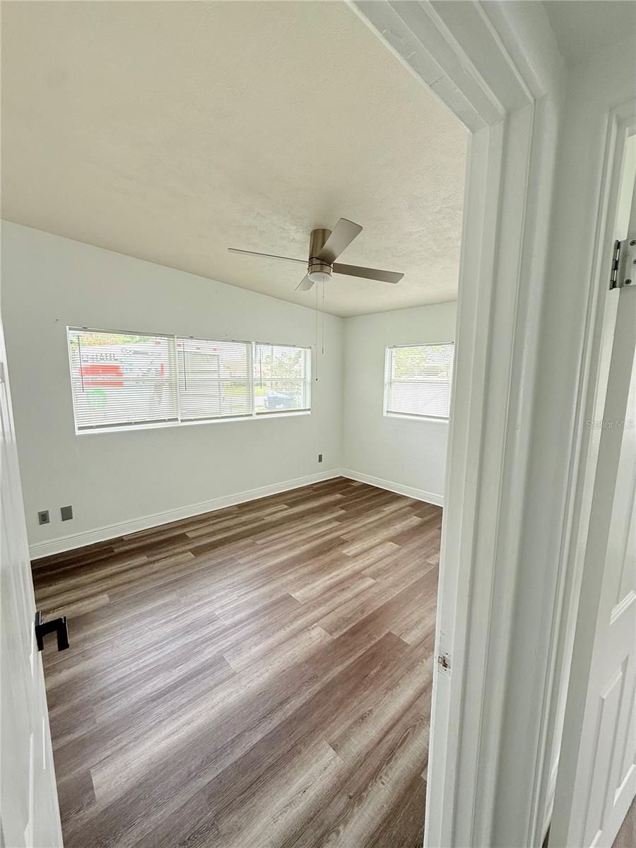 Image 10 of 37 For 4870 Seminole Avenue