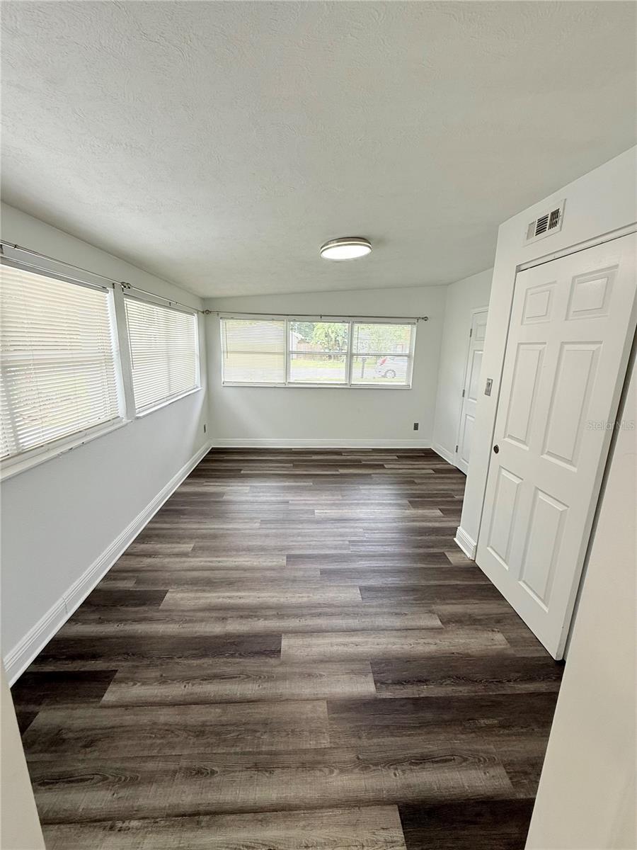 Image 12 of 37 For 4870 Seminole Avenue