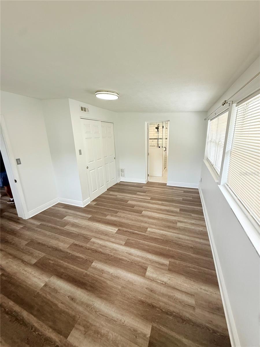 Image 13 of 37 For 4870 Seminole Avenue