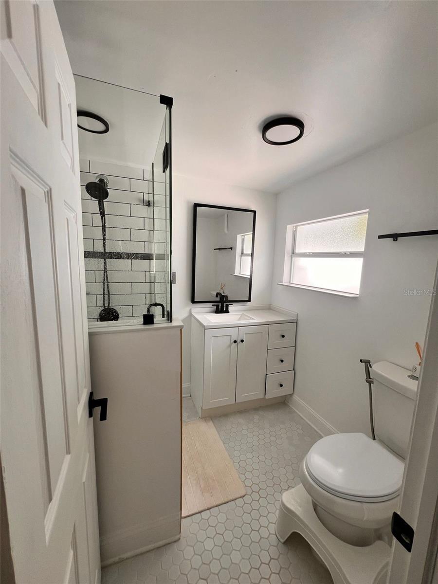 Image 14 of 37 For 4870 Seminole Avenue