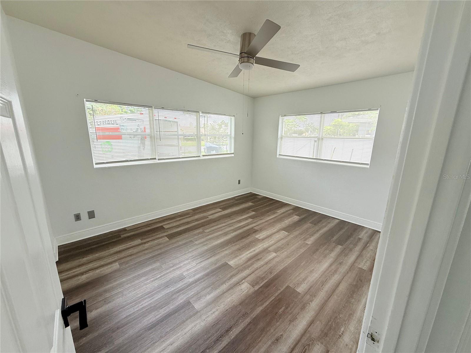 Image 19 of 37 For 4870 Seminole Avenue