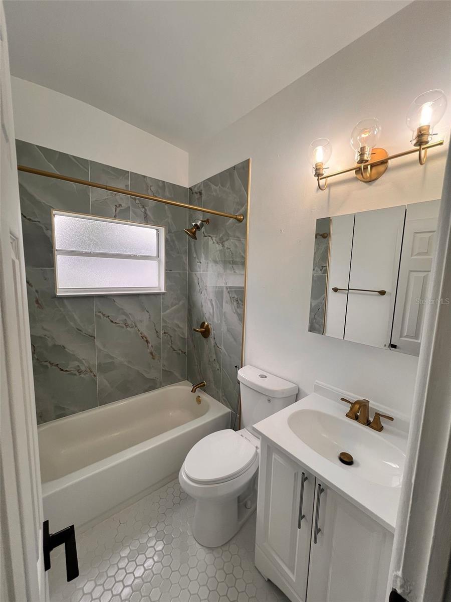 Image 23 of 37 For 4870 Seminole Avenue