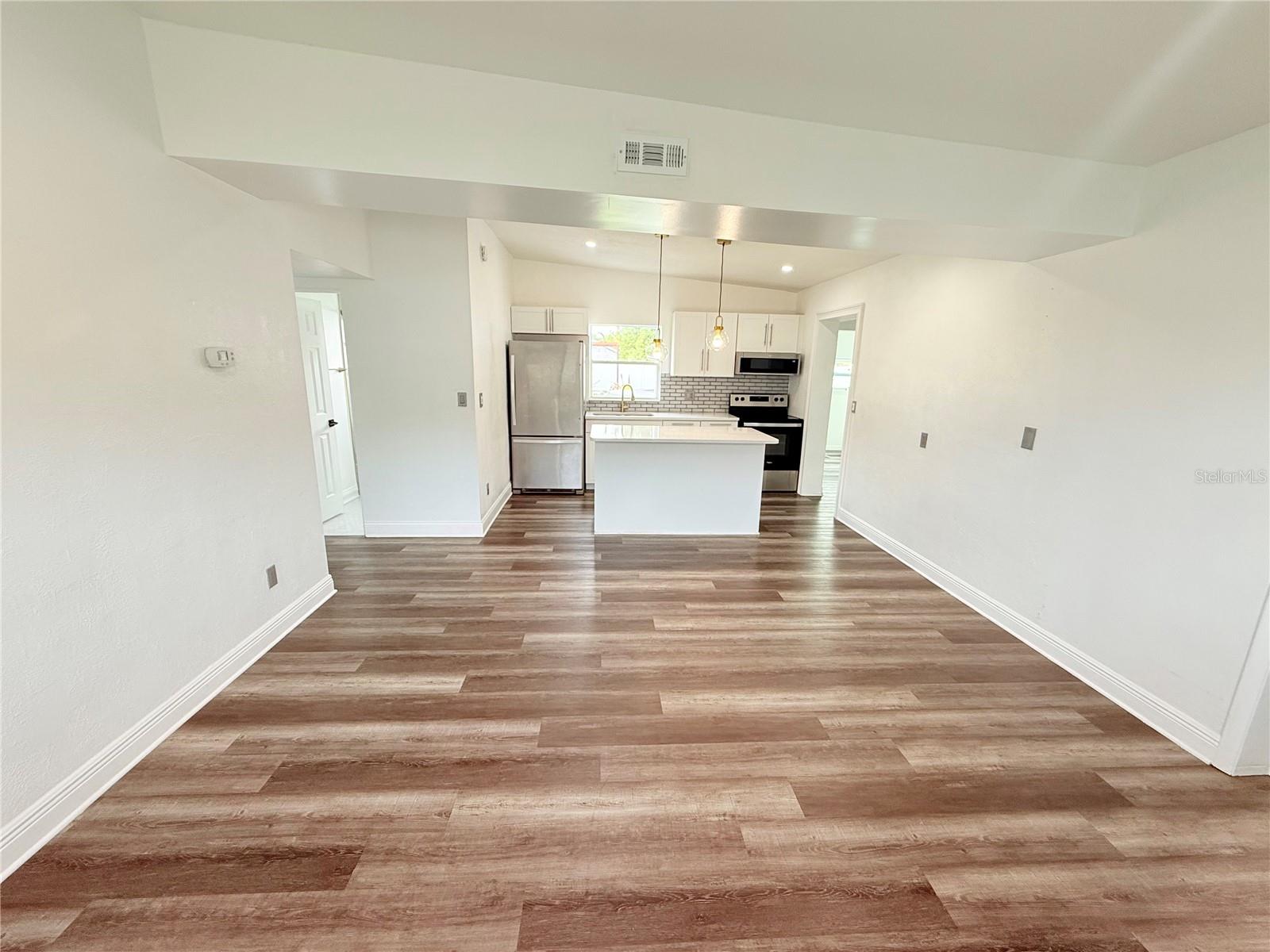 Image 4 of 37 For 4870 Seminole Avenue