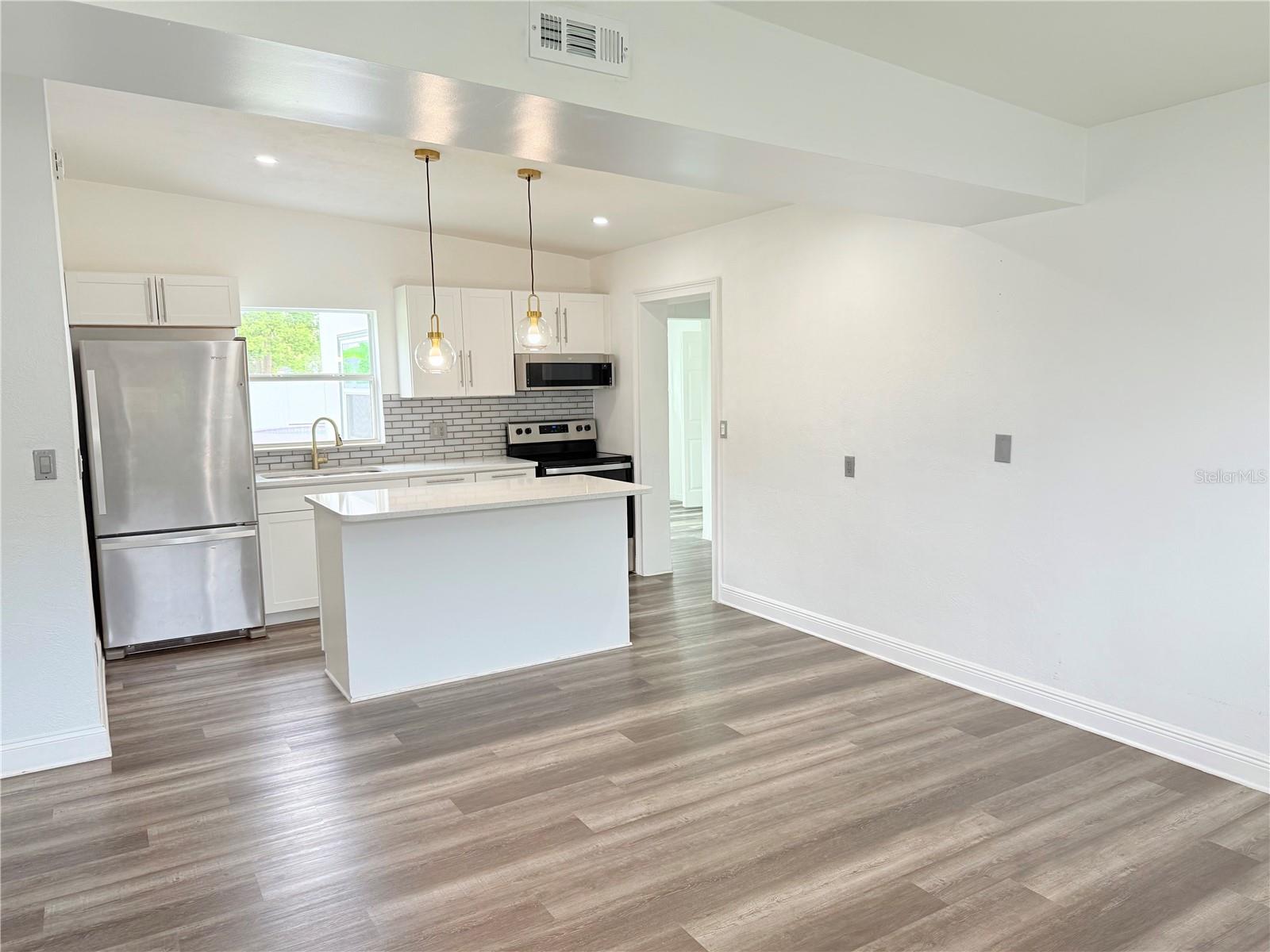 Image 9 of 37 For 4870 Seminole Avenue