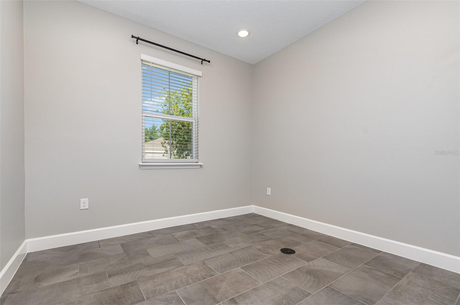 Image 18 of 30 For 31792 Broadwater Avenue