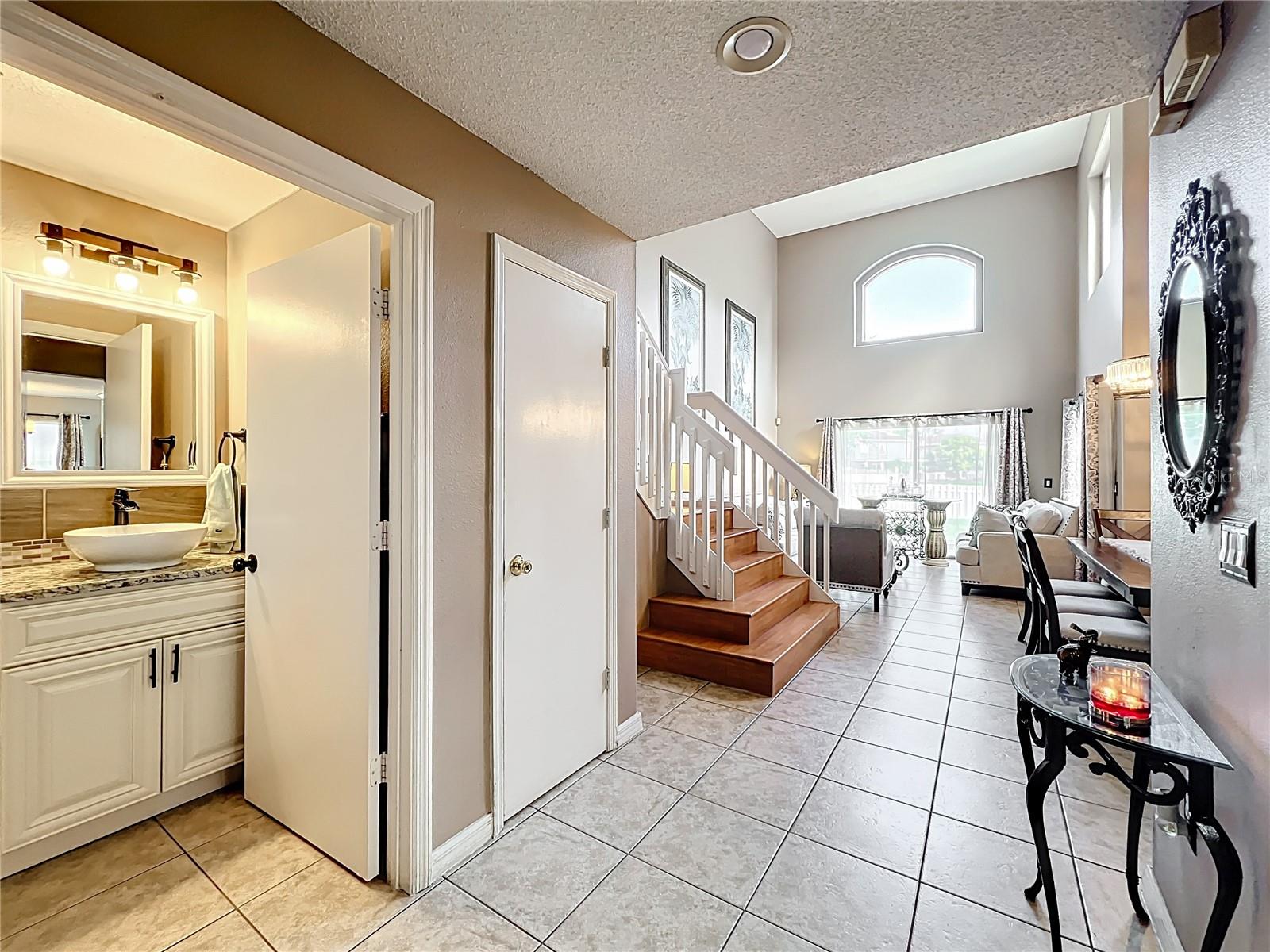 Image 5 of 70 For 1803 Meadow Pond Way