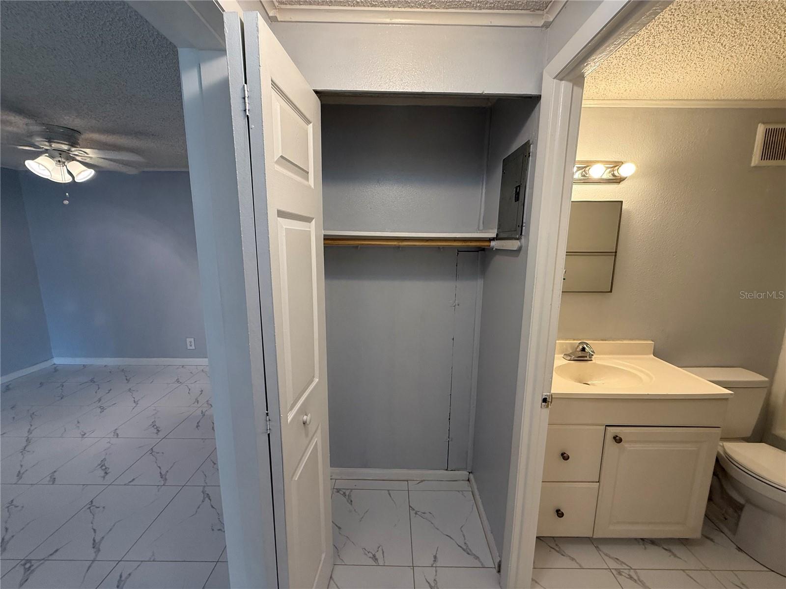 Image 4 of 11 For 4225 E Michigan St  4225